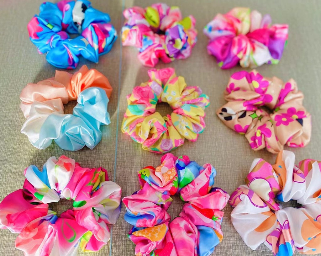 Milk Flower Large Scrunchie